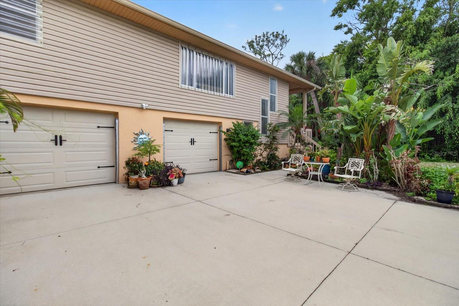 Image 6 of 50 For 4190 Strombus Road