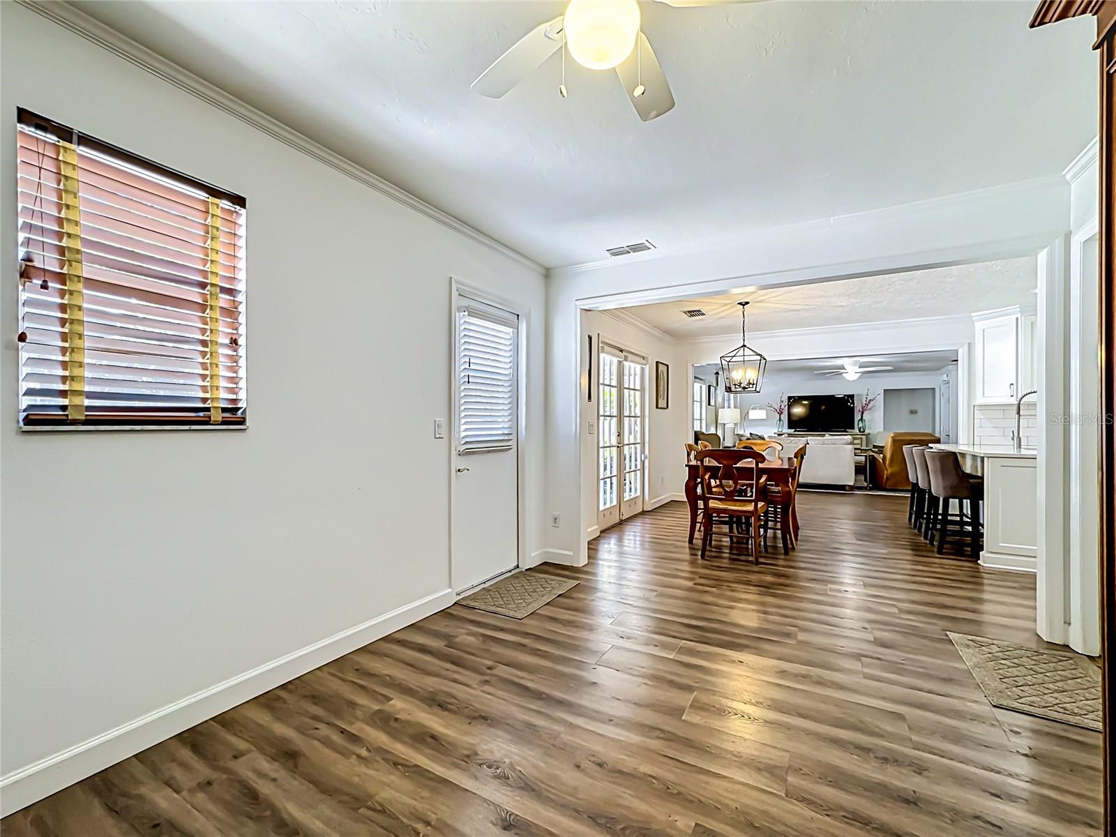 Image 33 of 94 For 7306 16th Avenue Nw