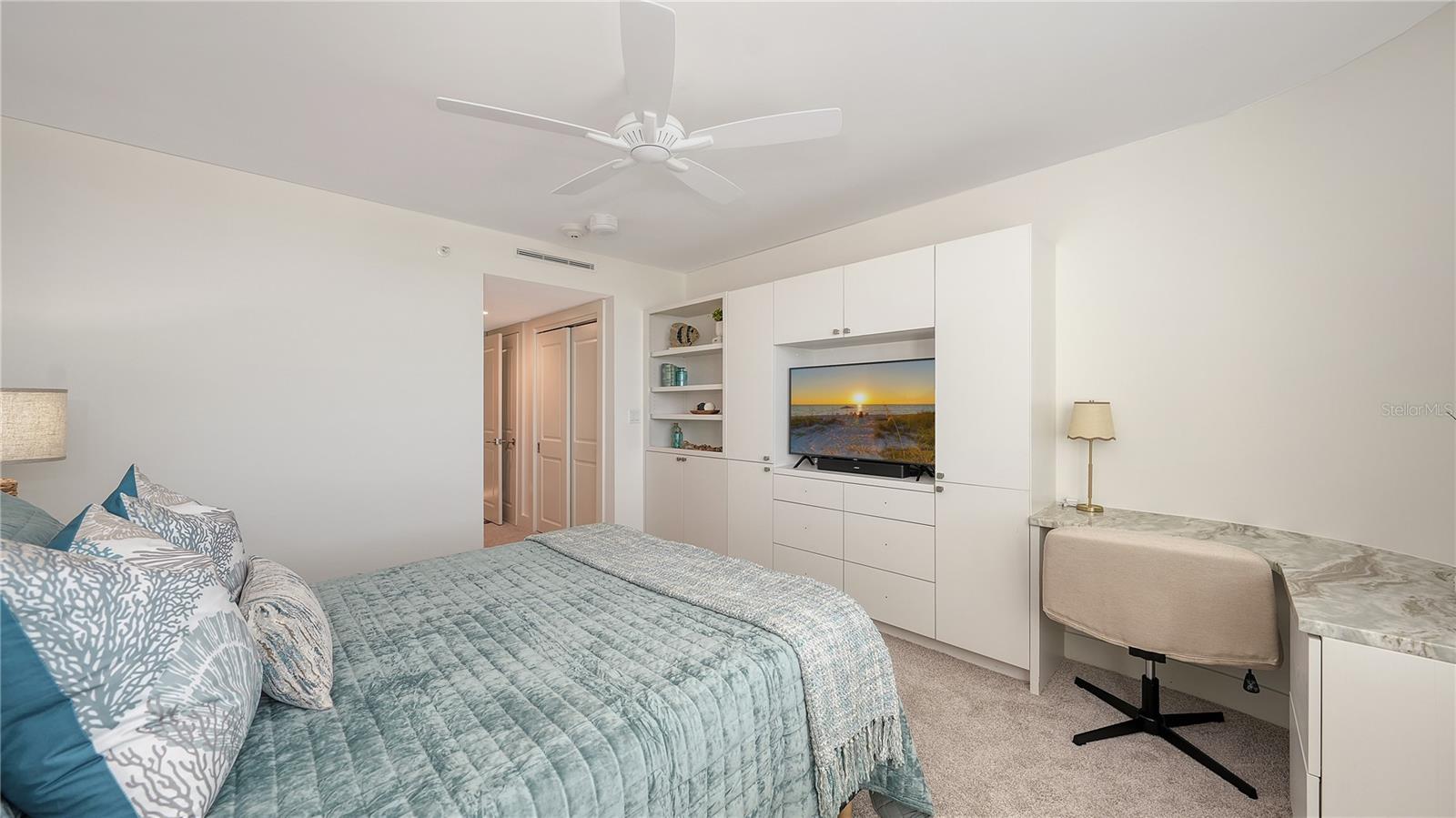 Image 35 of 50 For 775 Longboat Club Road 408