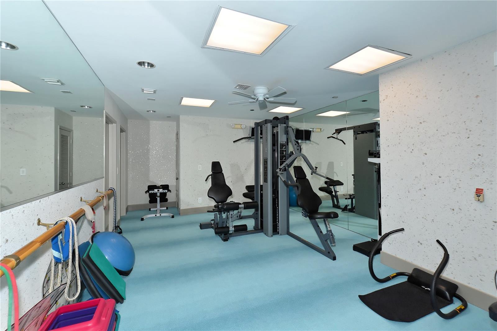 Image 40 of 50 For 775 Longboat Club Road 408