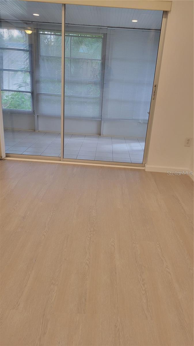 Image 7 of 17 For 5368 Royal Palm Avenue 5368