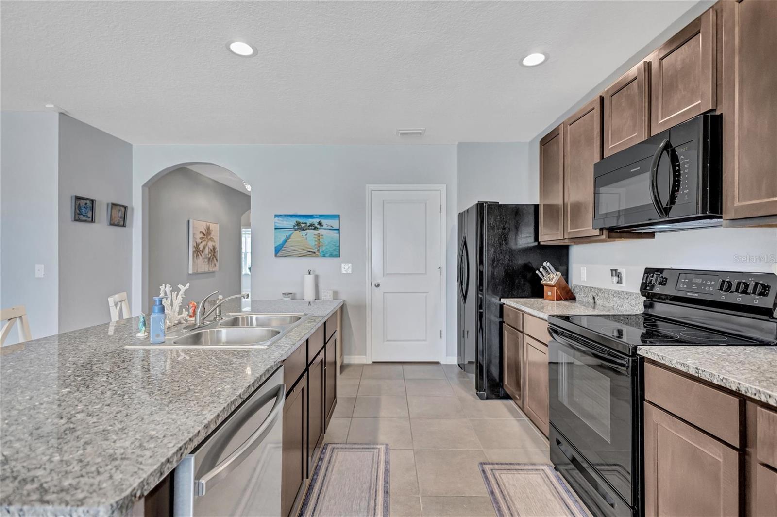 Image 13 of 56 For 14987 Flowing Gold Drive