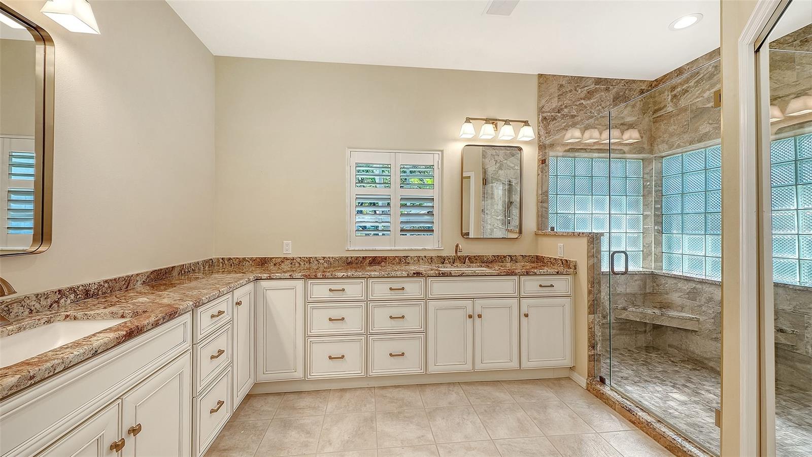 Image 17 of 43 For 2869 Sandringham Place