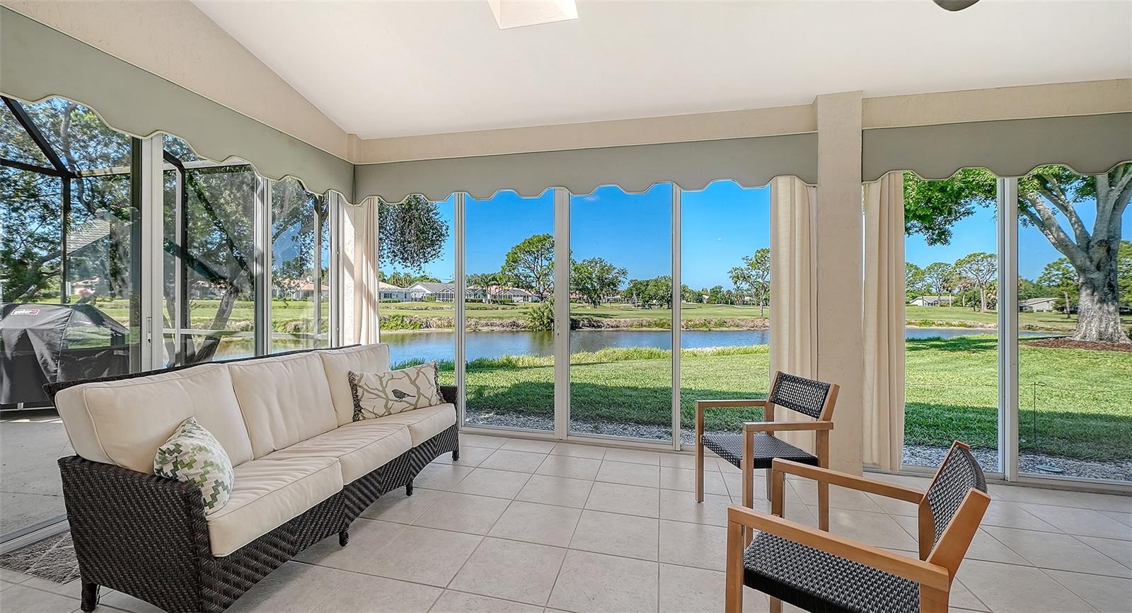 Image 4 of 43 For 2869 Sandringham Place