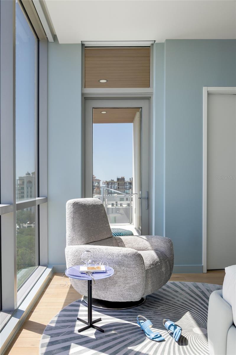 Image 15 of 60 For 111 Golden Gate Point 702