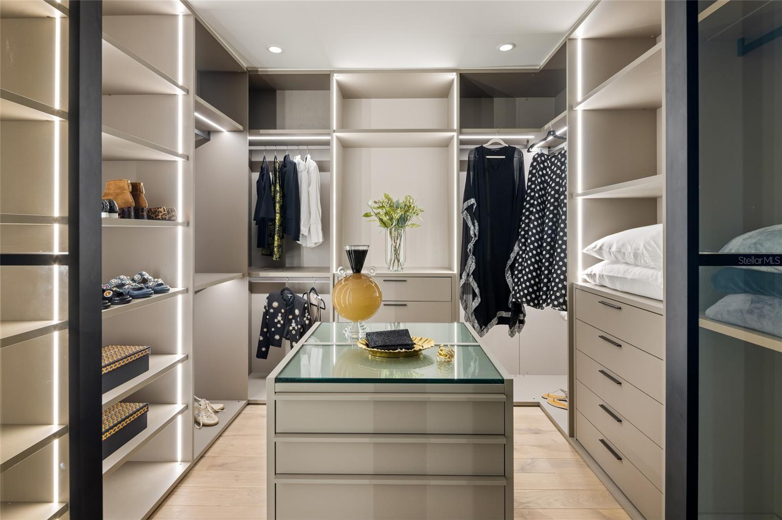 Image 23 of 60 For 111 Golden Gate Point 702