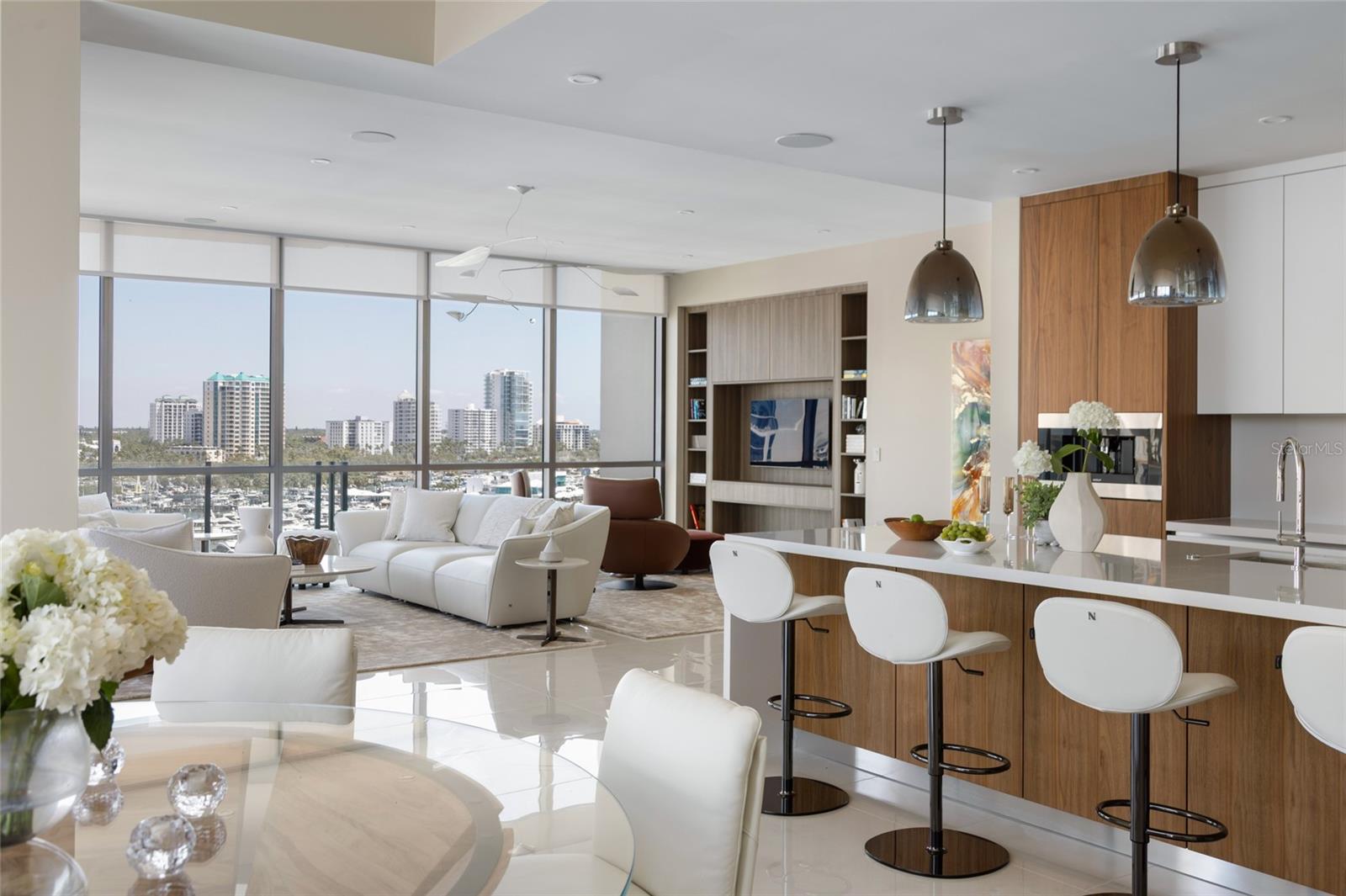 Image 6 of 60 For 111 Golden Gate Point 702