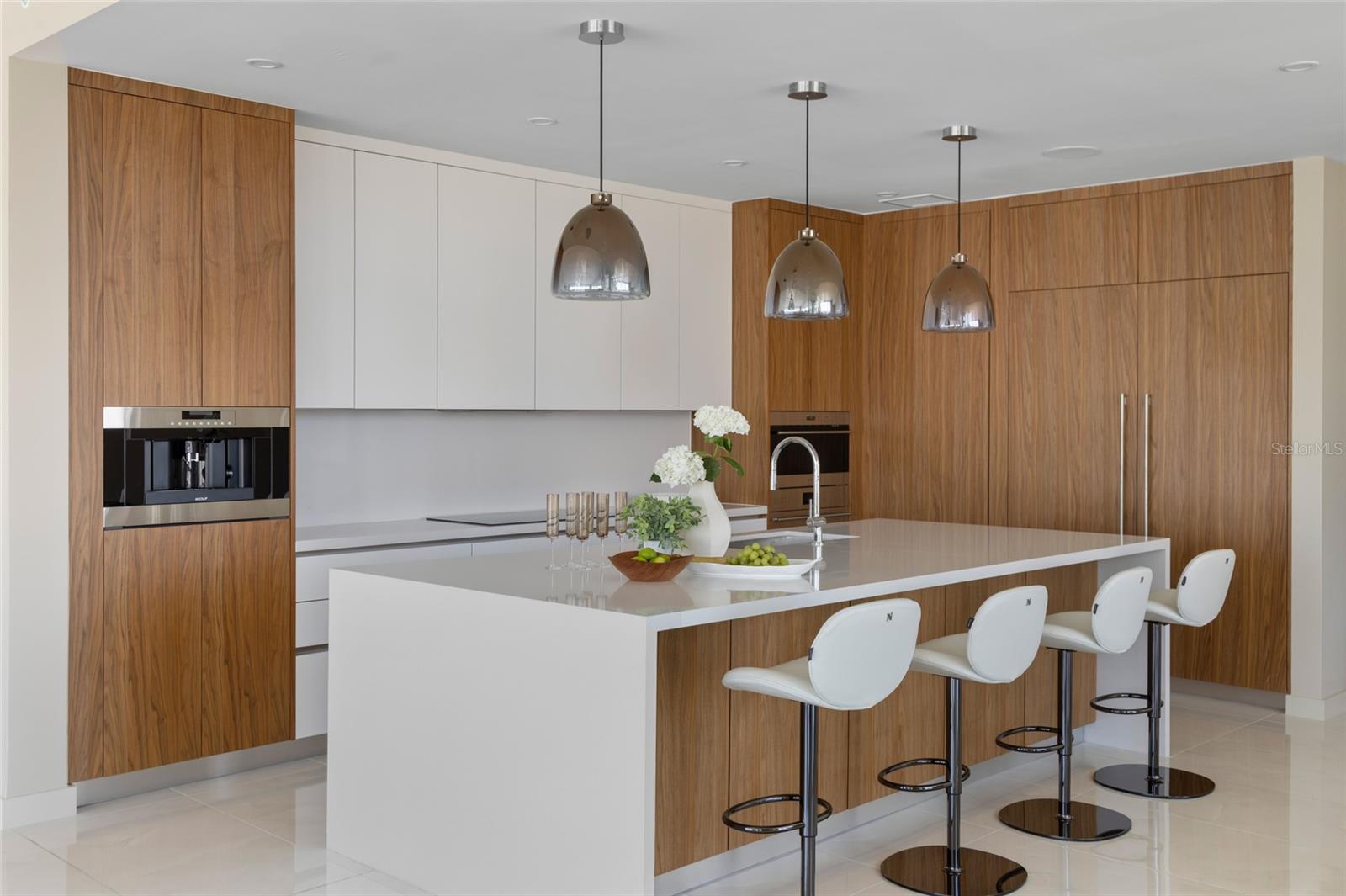 Image 9 of 60 For 111 Golden Gate Point 702