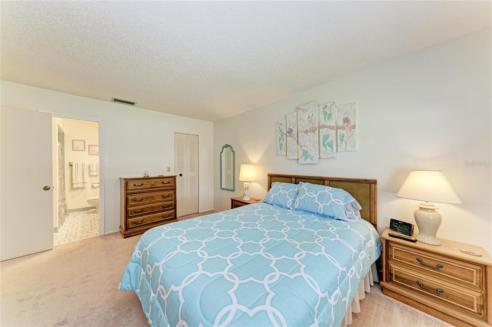 Image 17 of 32 For 5685 Gardens Drive 5685