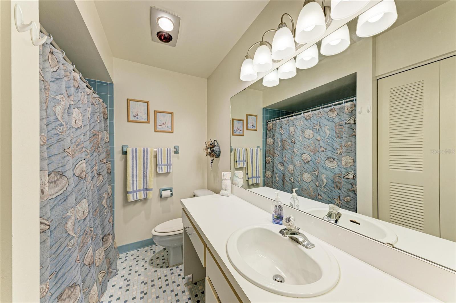 Image 20 of 32 For 5685 Gardens Drive 5685