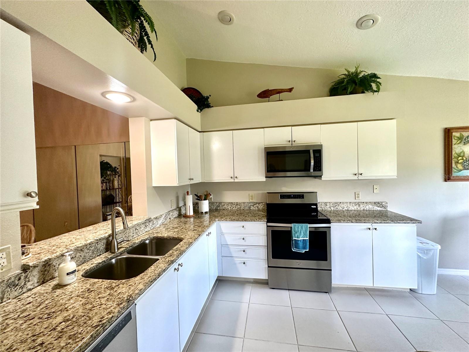Image 6 of 32 For 6713 Stone River Road 202