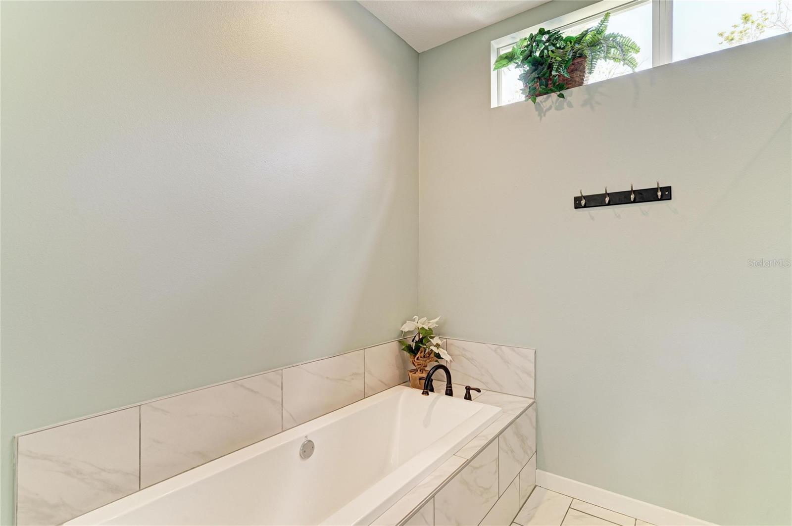 Image 15 of 25 For 1609 17th Street W