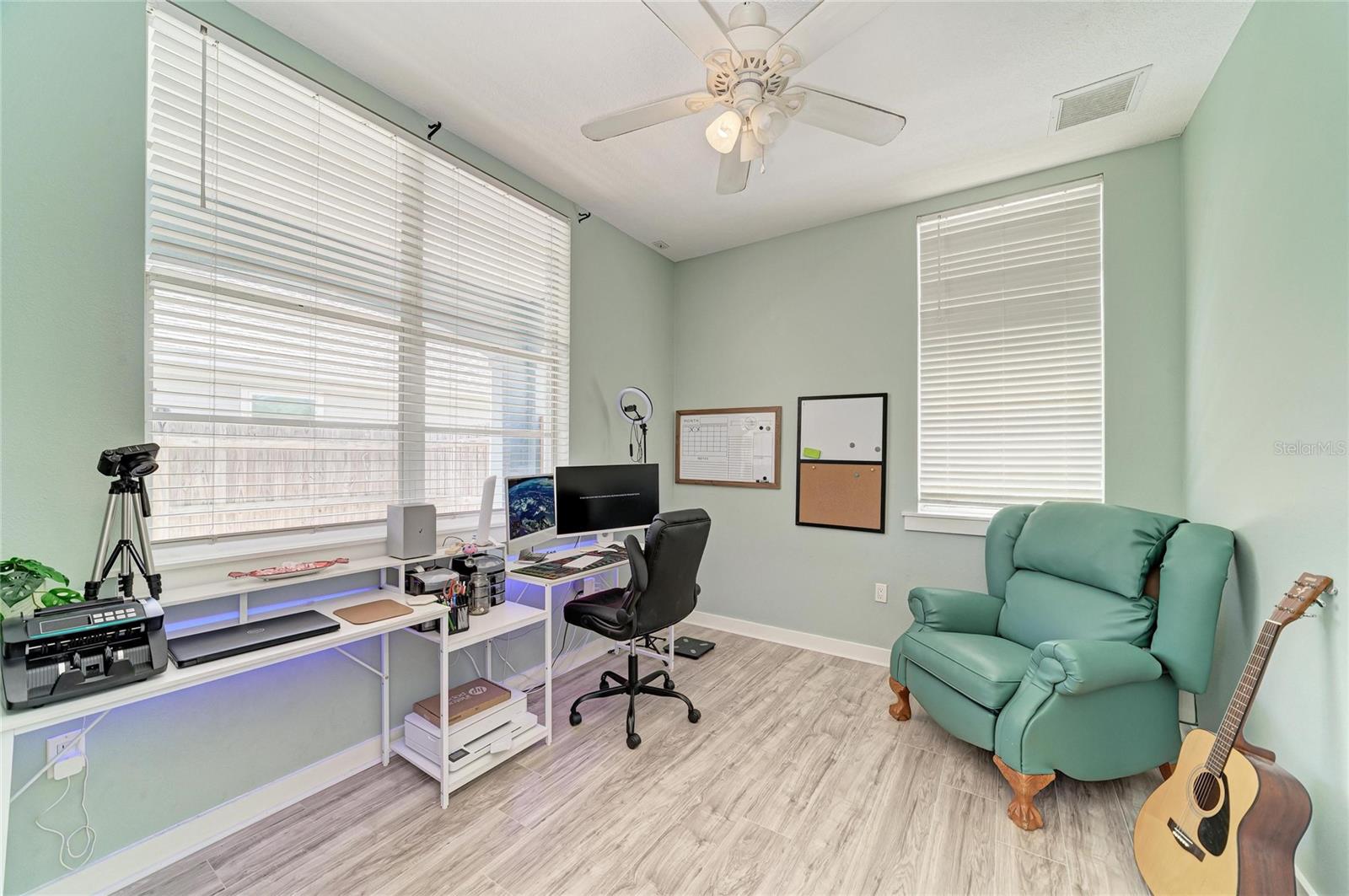 Image 19 of 25 For 1609 17th Street W