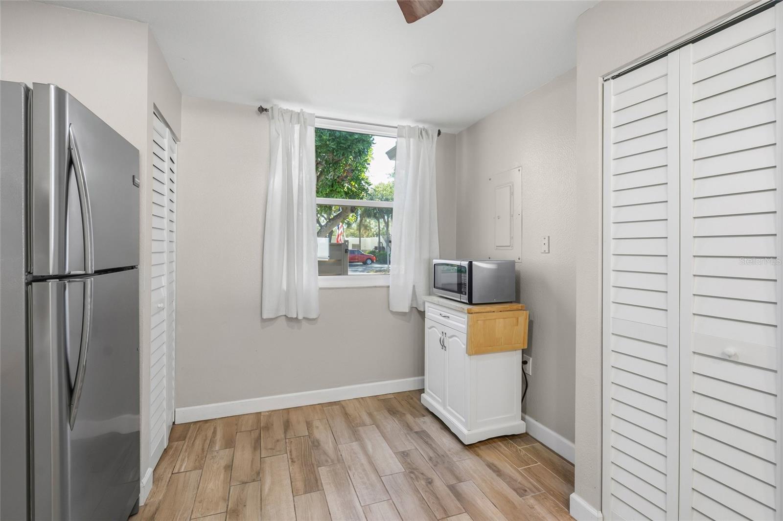 Image 15 of 43 For 226 Sherwood Drive 226