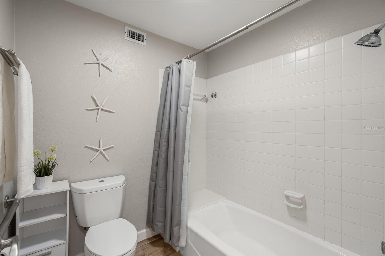 Image 22 of 43 For 226 Sherwood Drive 226