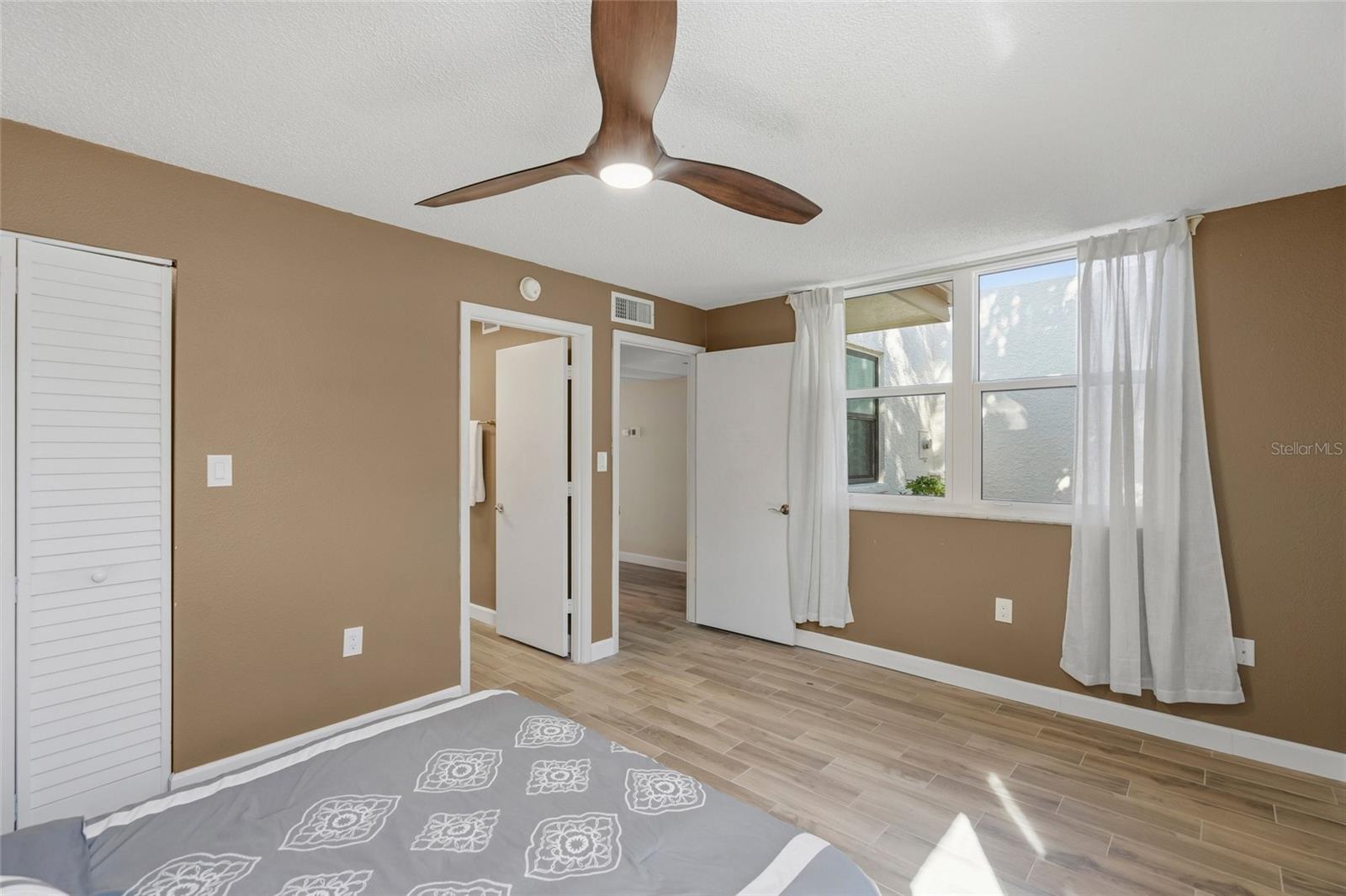 Image 24 of 43 For 226 Sherwood Drive 226
