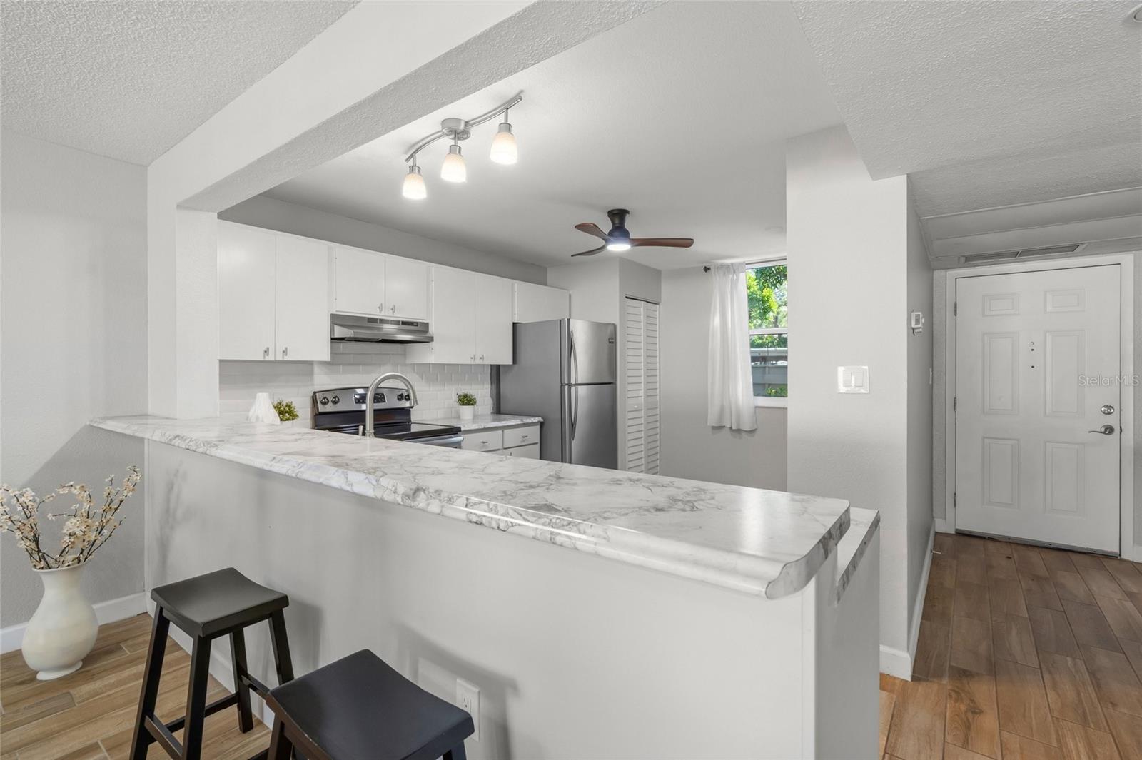 Image 4 of 43 For 226 Sherwood Drive 226