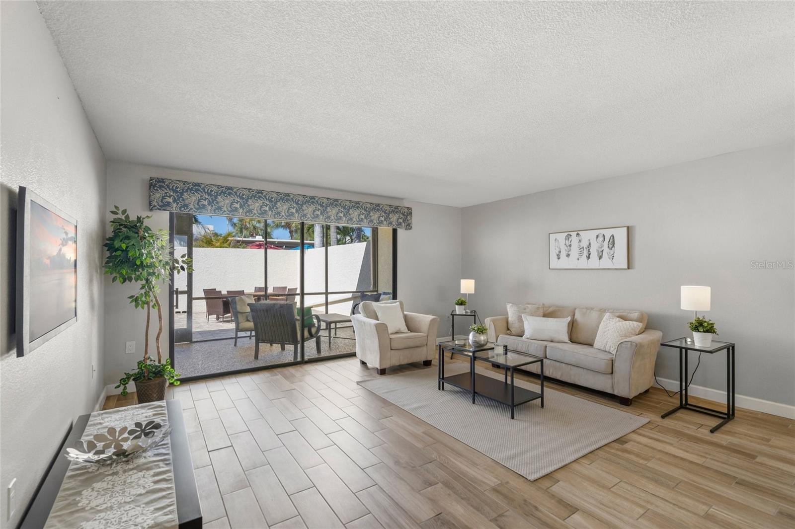 Image 6 of 43 For 226 Sherwood Drive 226