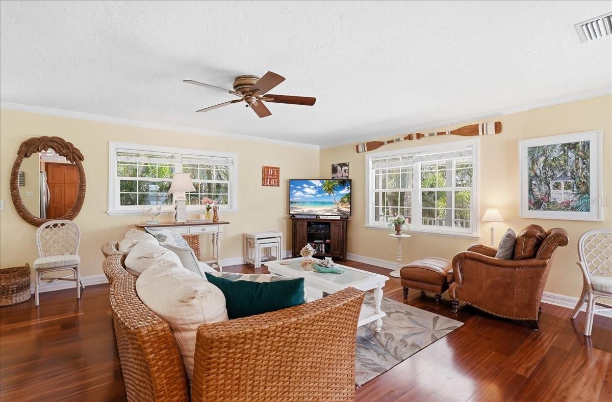 Image 11 of 61 For 2811 Gulf Drive
