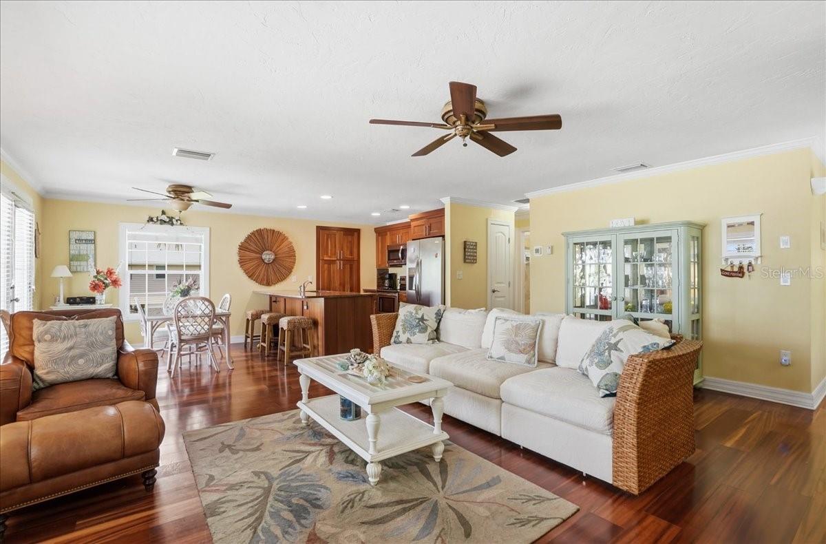 Image 12 of 61 For 2811 Gulf Drive