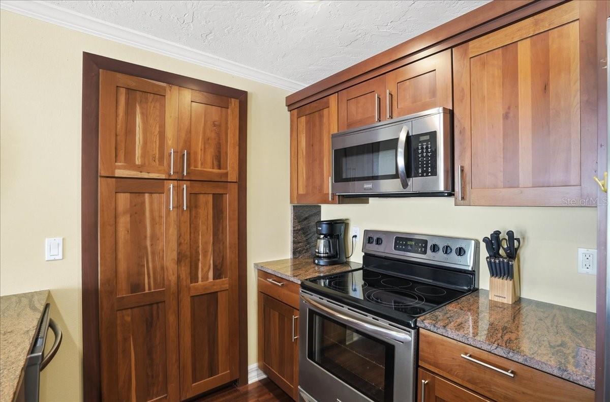 Image 17 of 61 For 2811 Gulf Drive