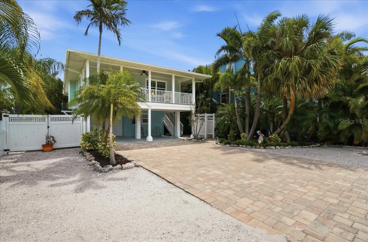 Image 2 of 61 For 2811 Gulf Drive