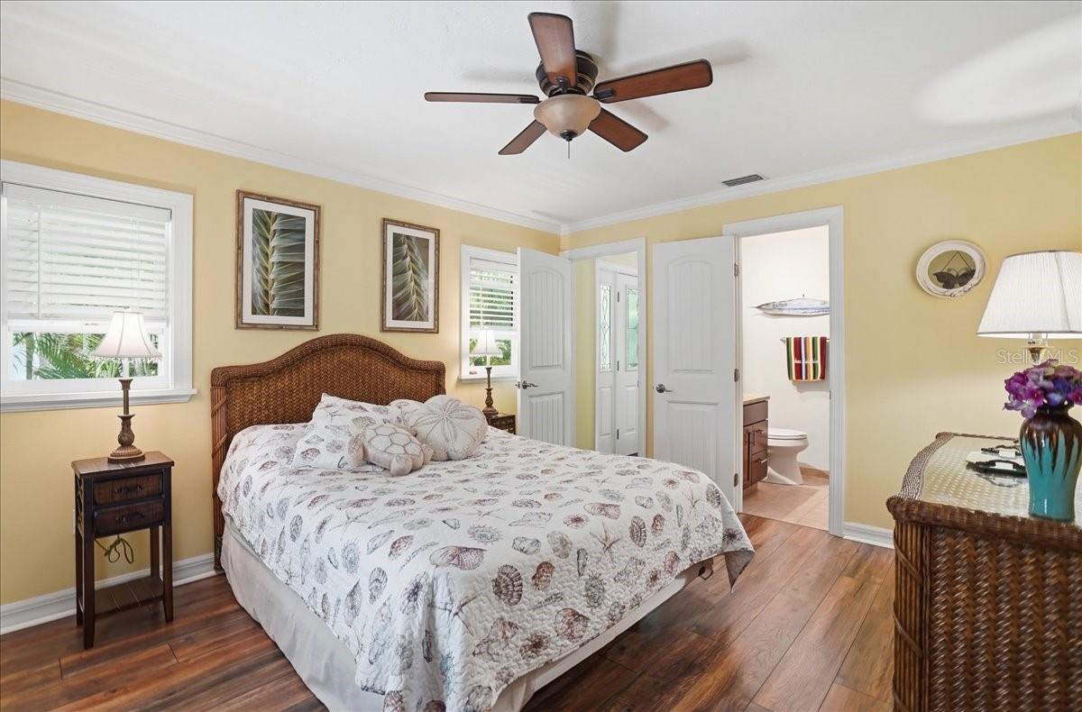 Image 20 of 61 For 2811 Gulf Drive