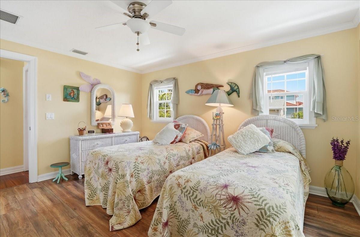 Image 27 of 61 For 2811 Gulf Drive