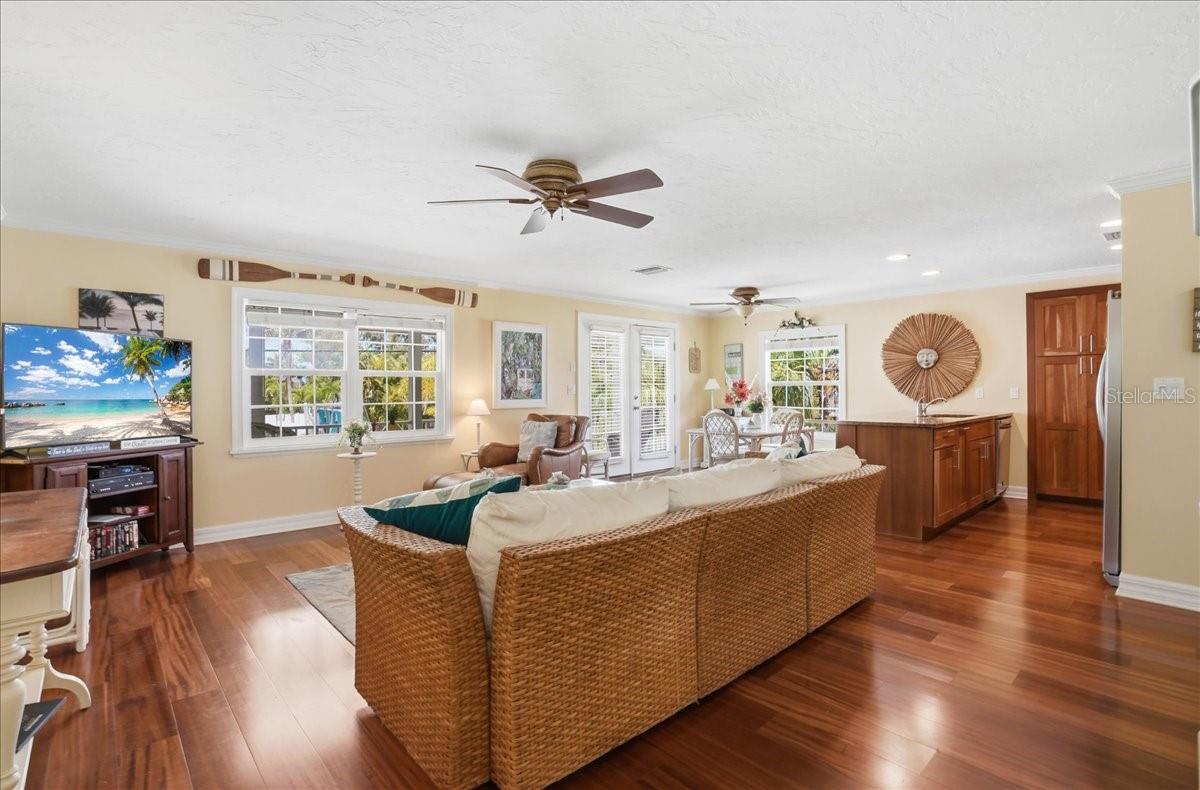 Image 7 of 61 For 2811 Gulf Drive