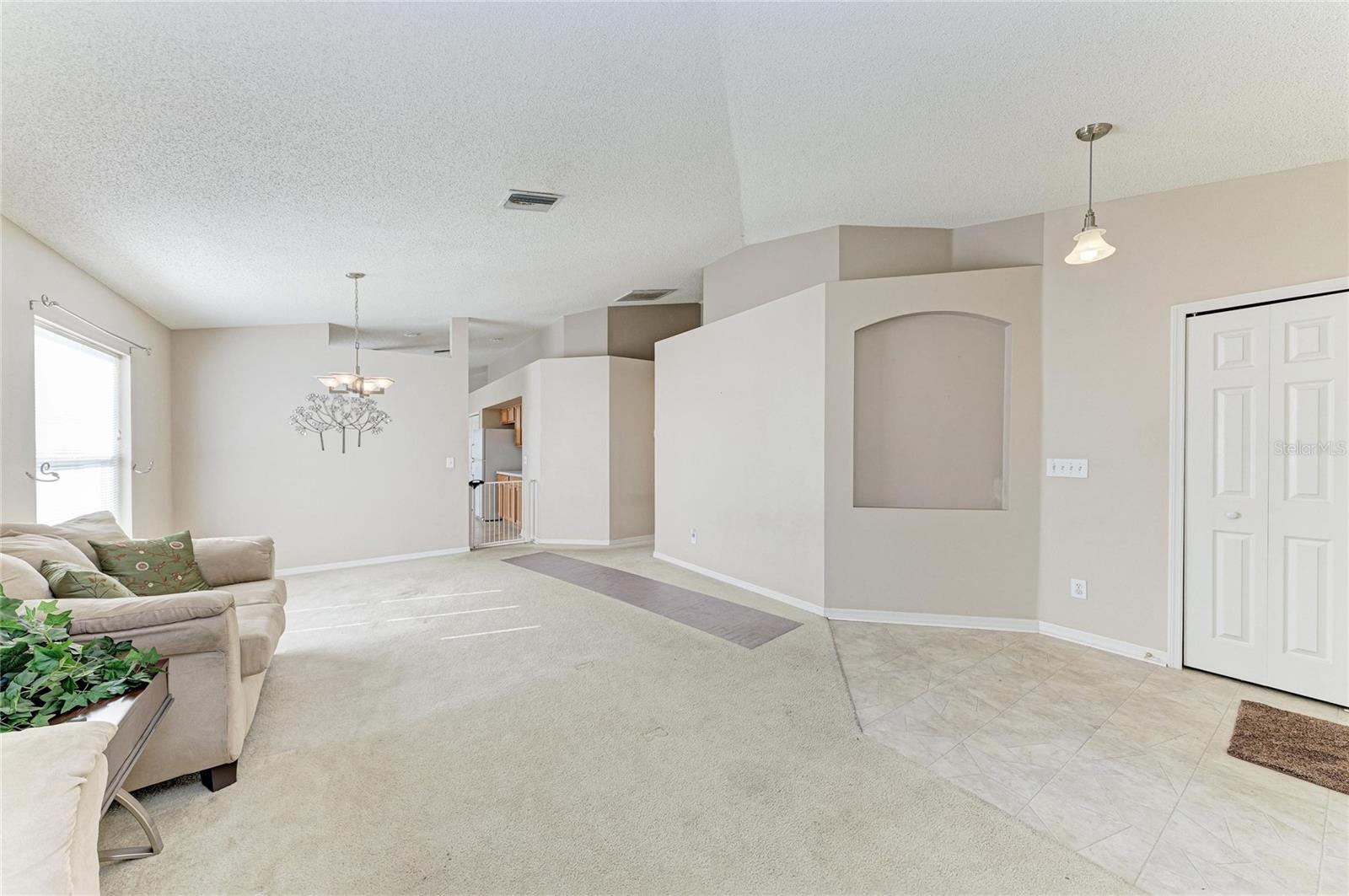 Image 10 of 66 For 4642 Runabout Way