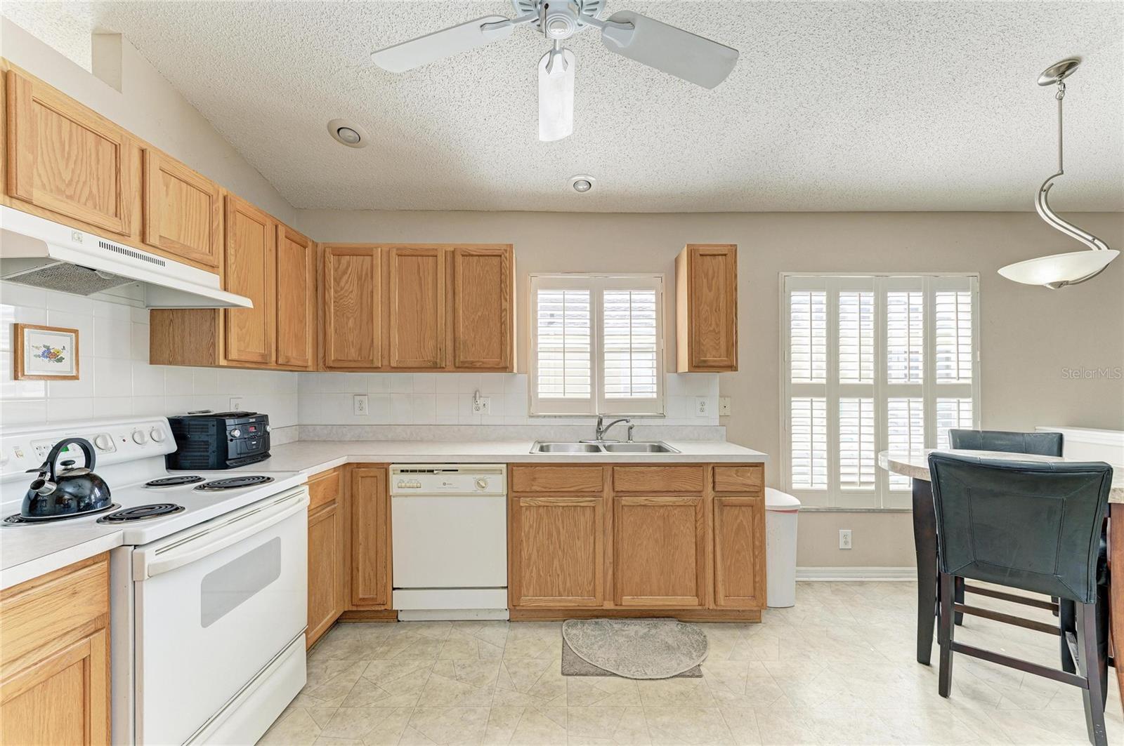 Image 15 of 66 For 4642 Runabout Way