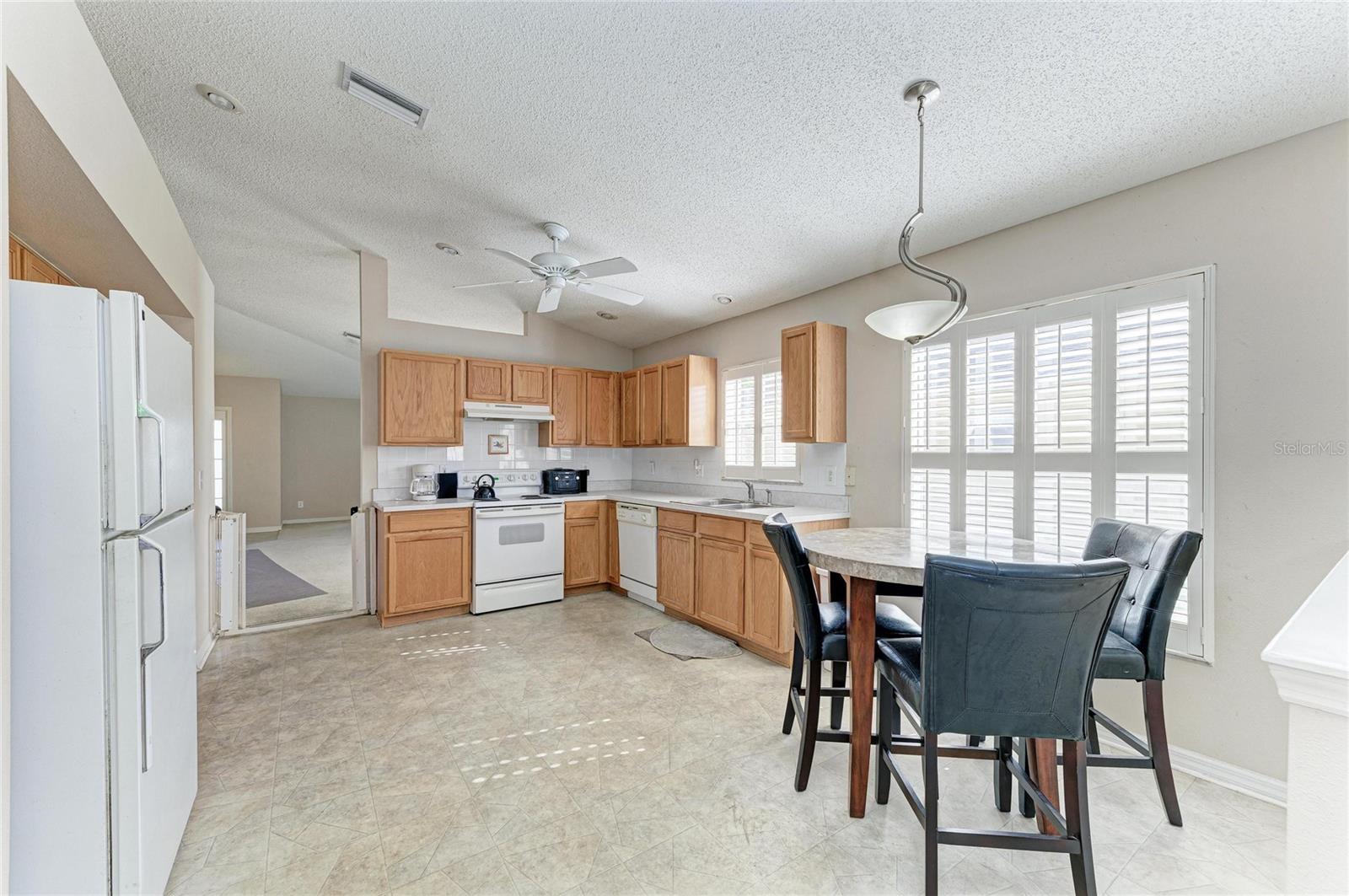 Image 17 of 66 For 4642 Runabout Way