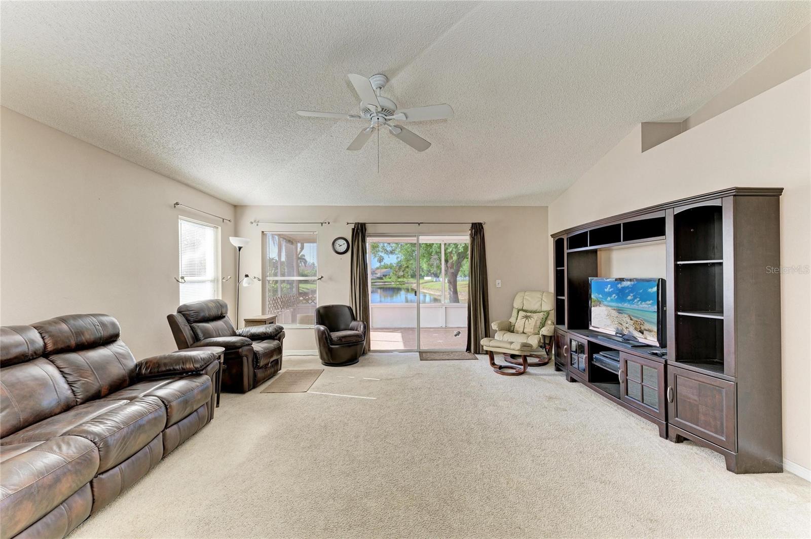 Image 20 of 66 For 4642 Runabout Way