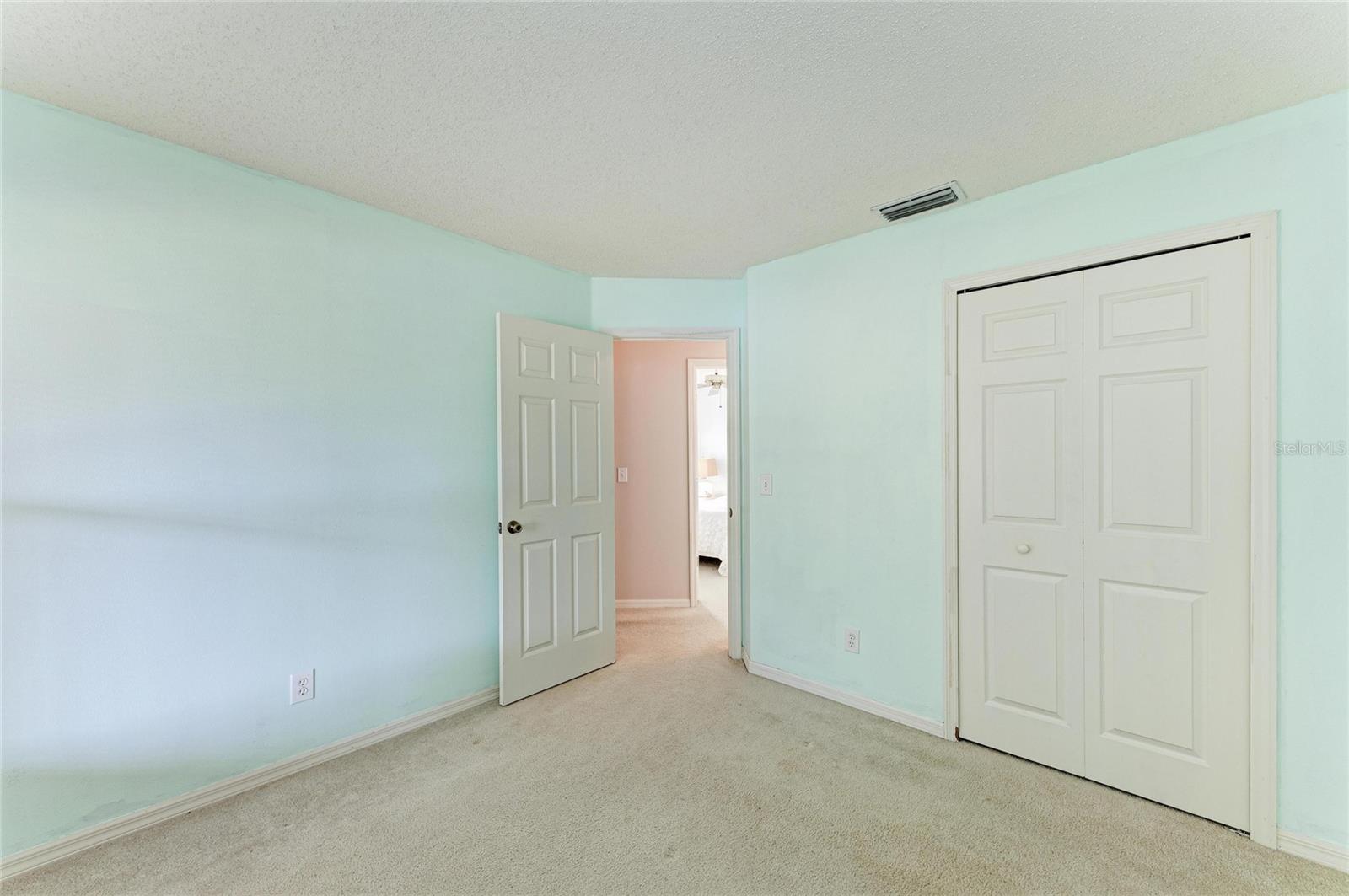 Image 27 of 66 For 4642 Runabout Way