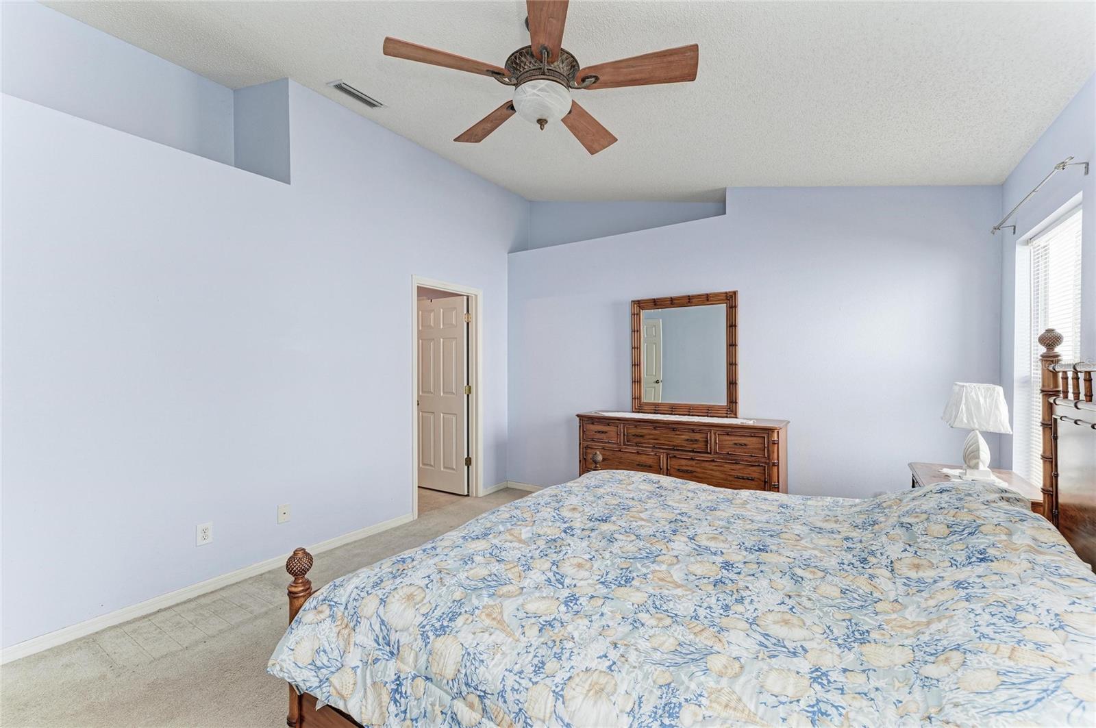 Image 37 of 66 For 4642 Runabout Way