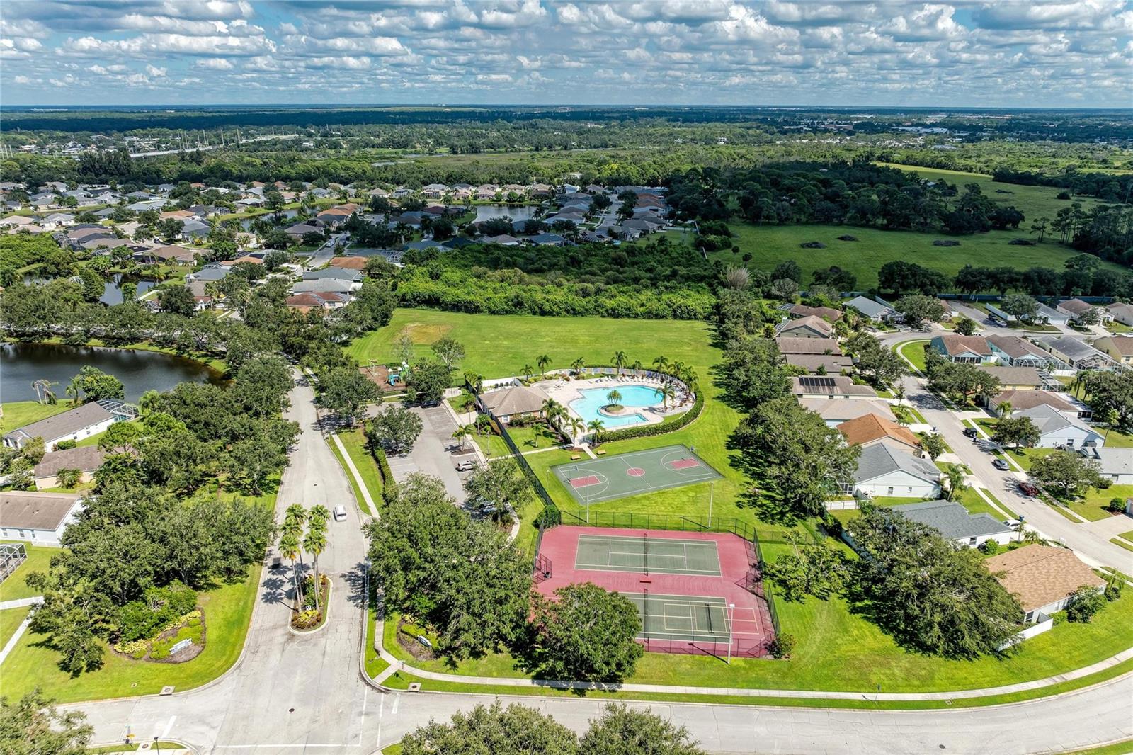 Image 57 of 66 For 4642 Runabout Way