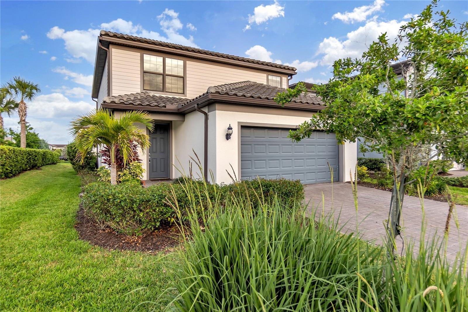 Image 16 of 77 For 6111 Bluestar Court