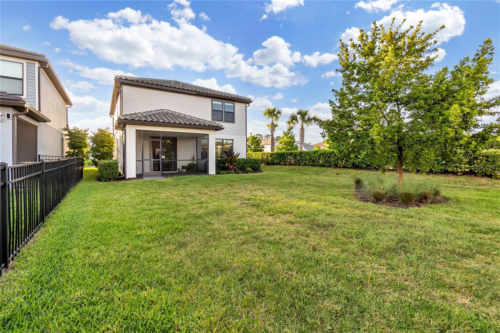 Image 17 of 77 For 6111 Bluestar Court