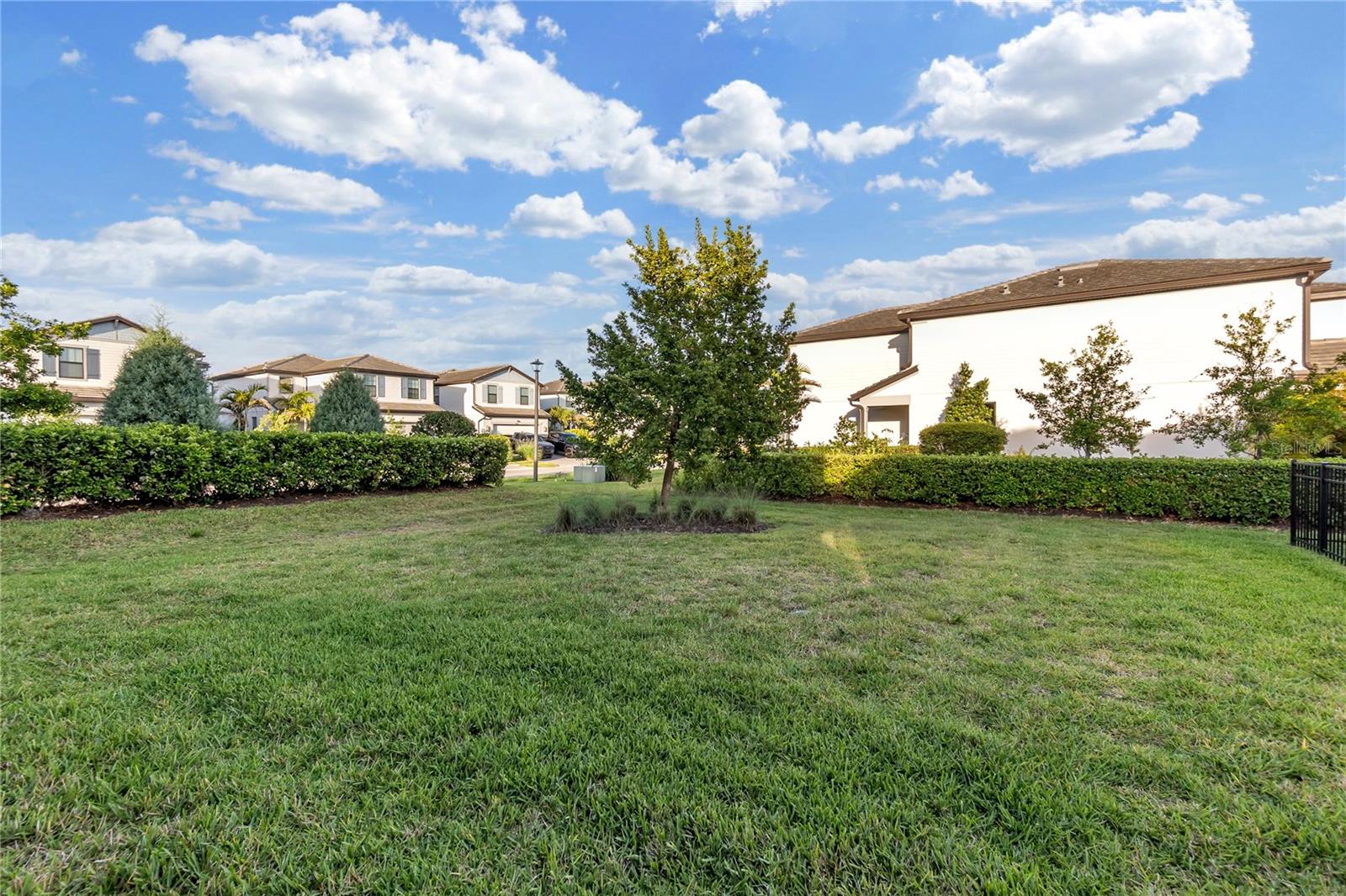 Image 18 of 77 For 6111 Bluestar Court