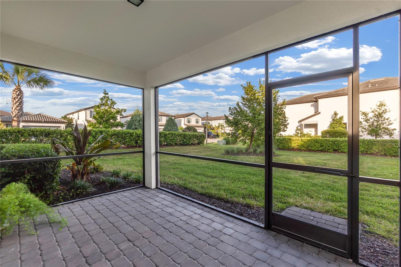Image 19 of 77 For 6111 Bluestar Court