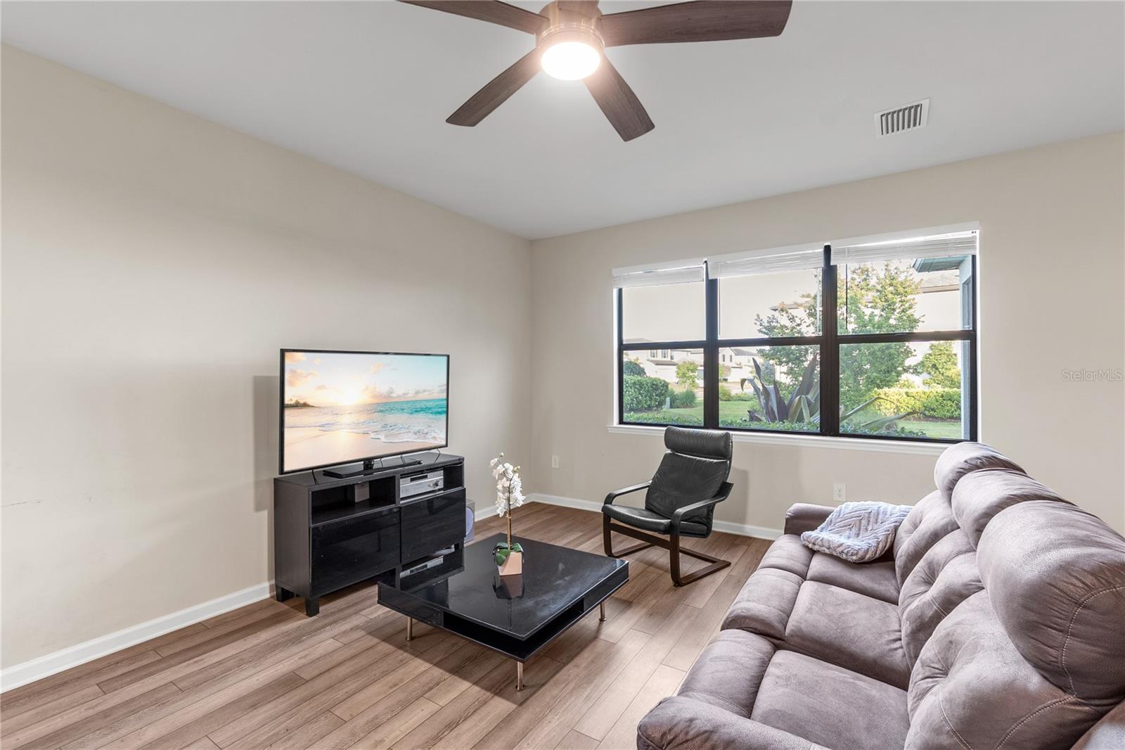 Image 28 of 77 For 6111 Bluestar Court