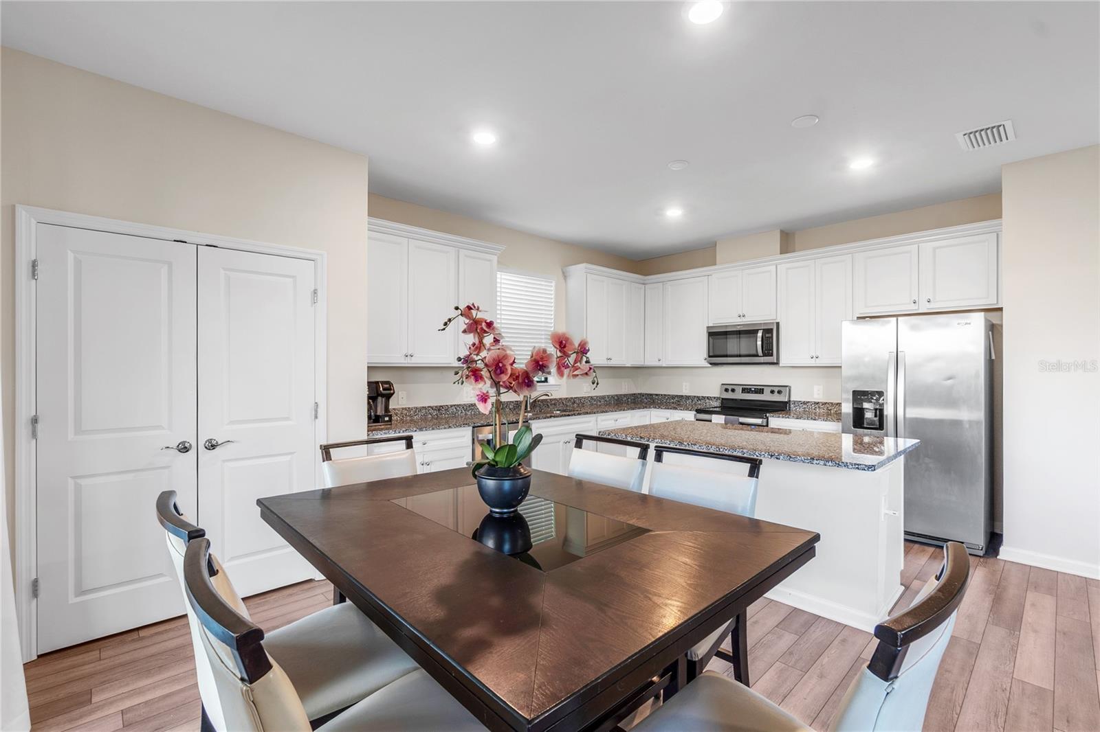 Image 32 of 77 For 6111 Bluestar Court
