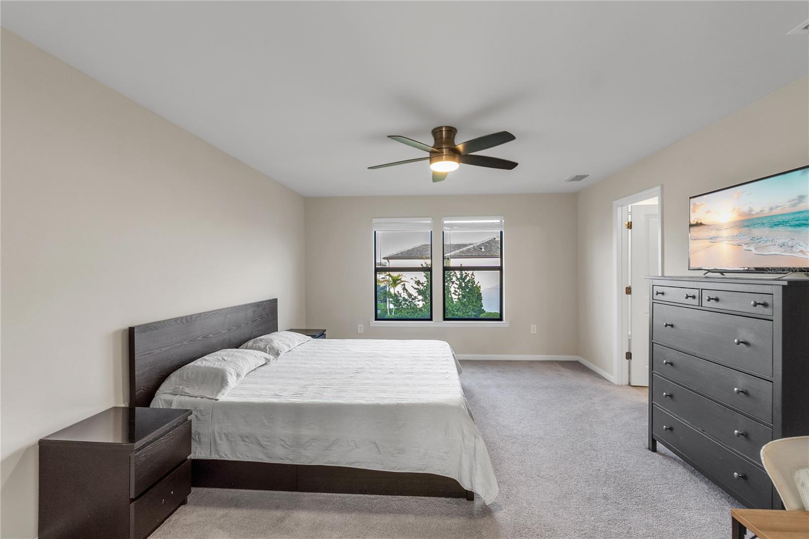 Image 44 of 77 For 6111 Bluestar Court
