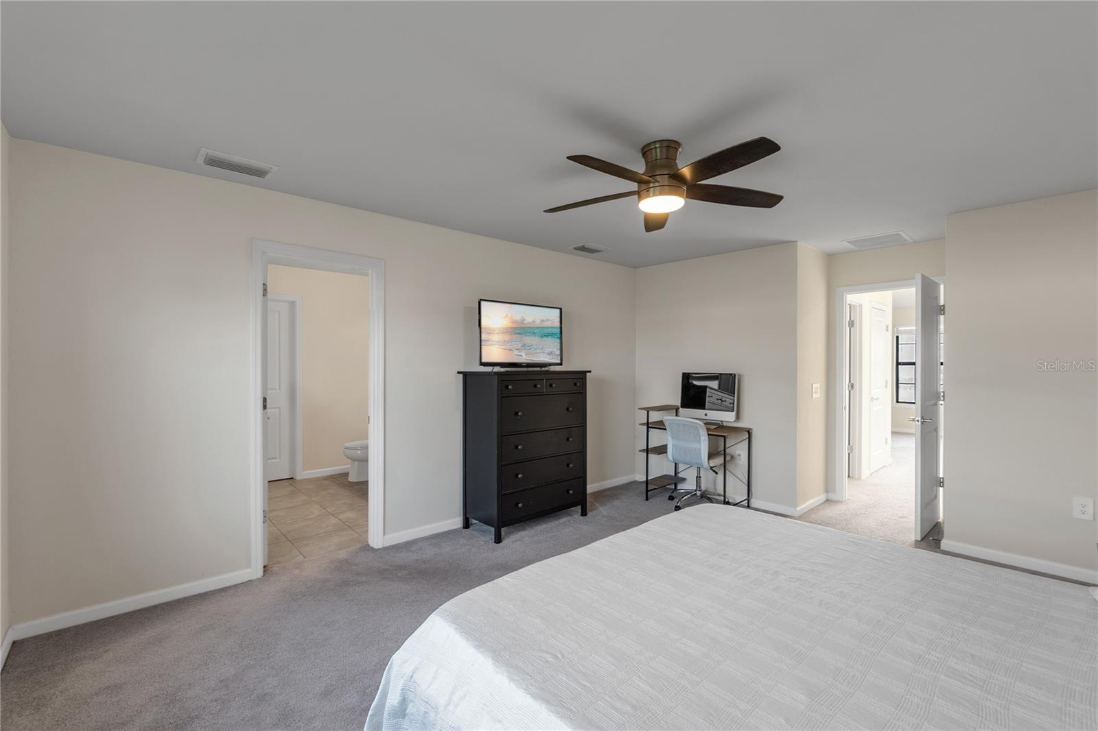 Image 45 of 77 For 6111 Bluestar Court