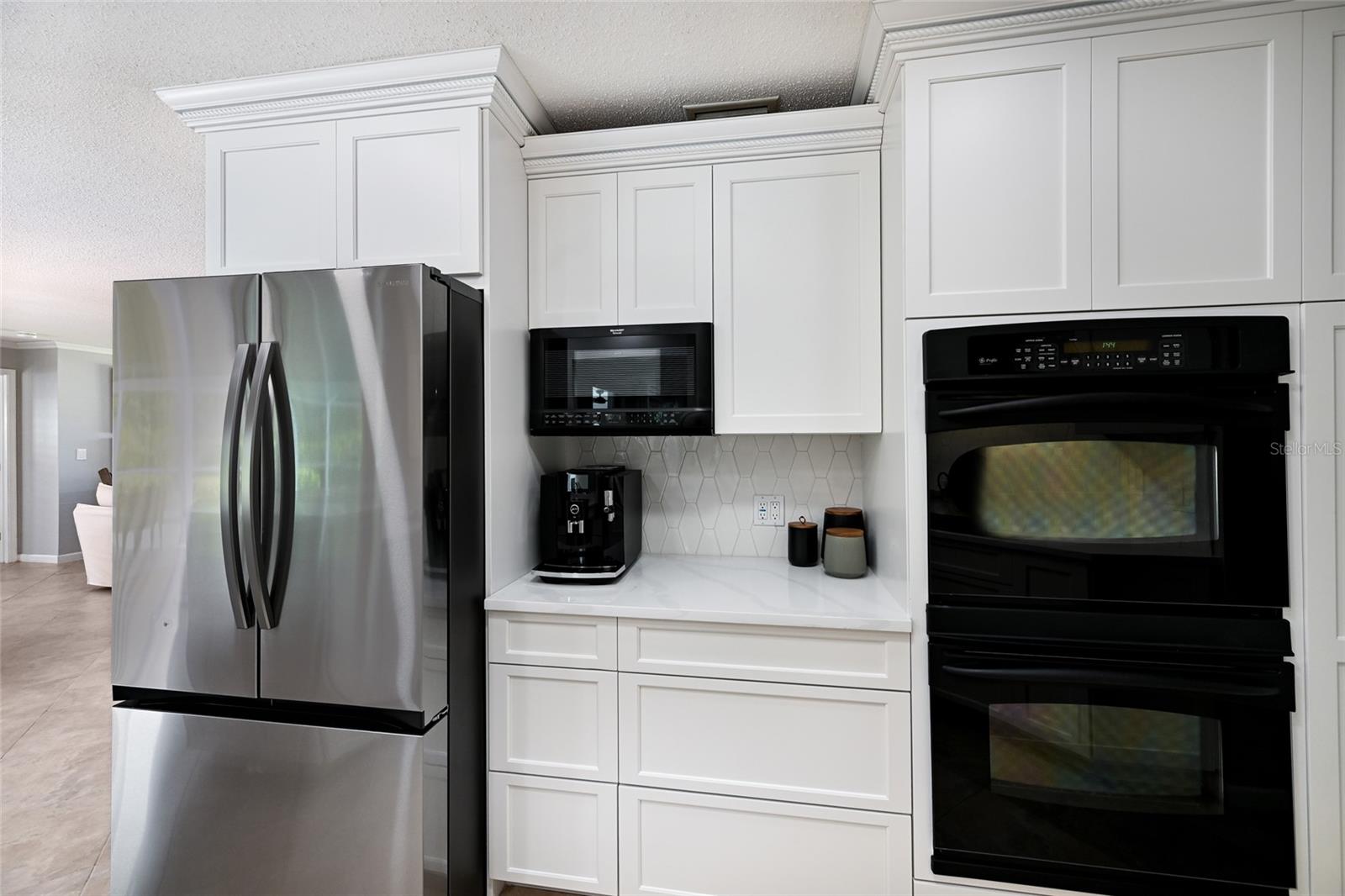 Listing photo id 13 for 430 Bird Key Drive