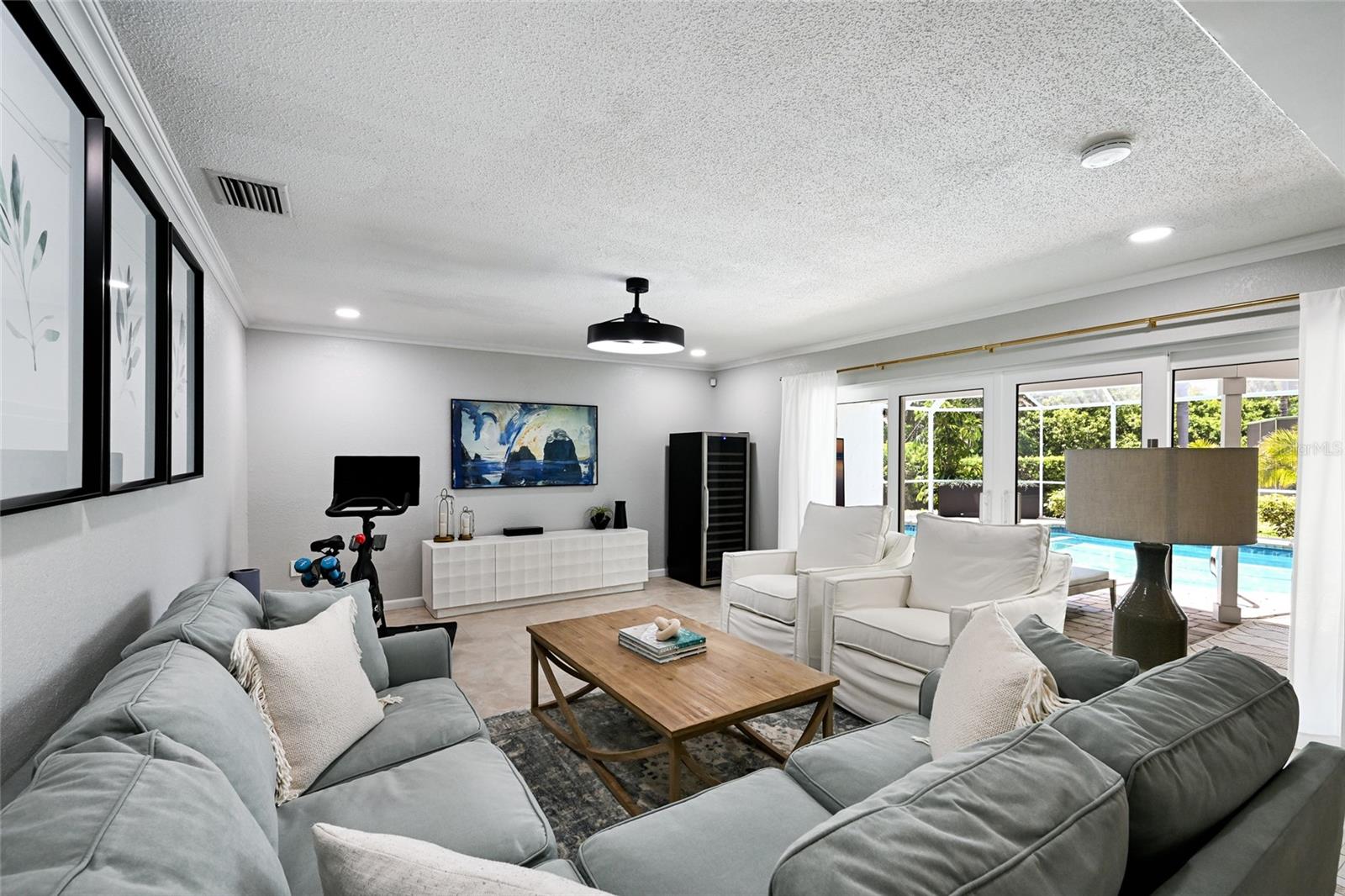 Listing photo id 15 for 430 Bird Key Drive