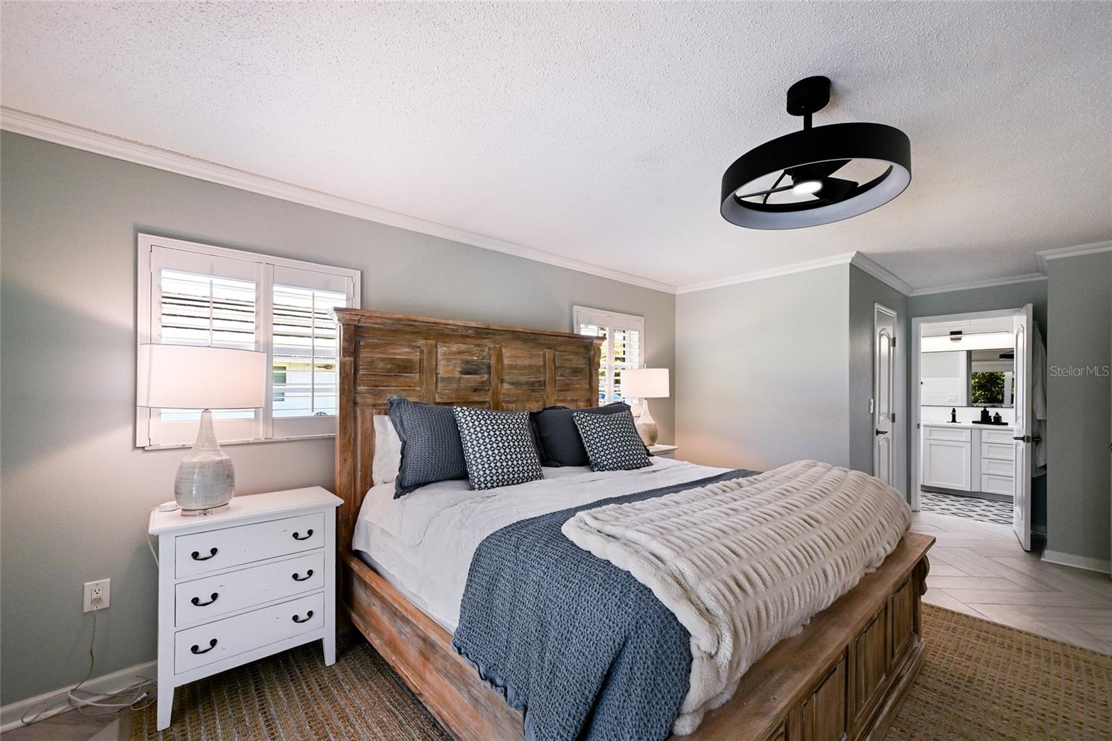 Listing photo id 19 for 430 Bird Key Drive