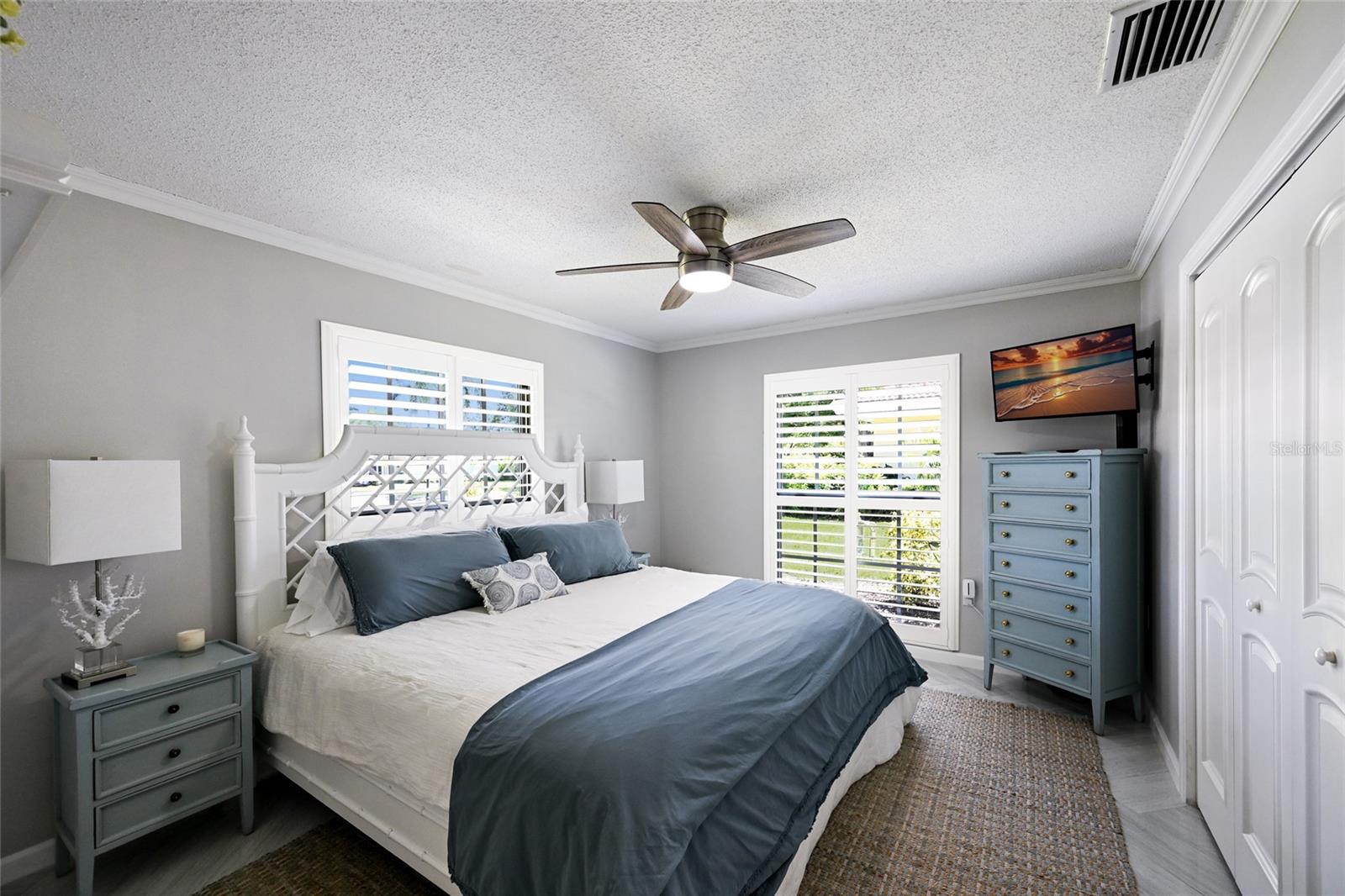 Listing photo id 27 for 430 Bird Key Drive