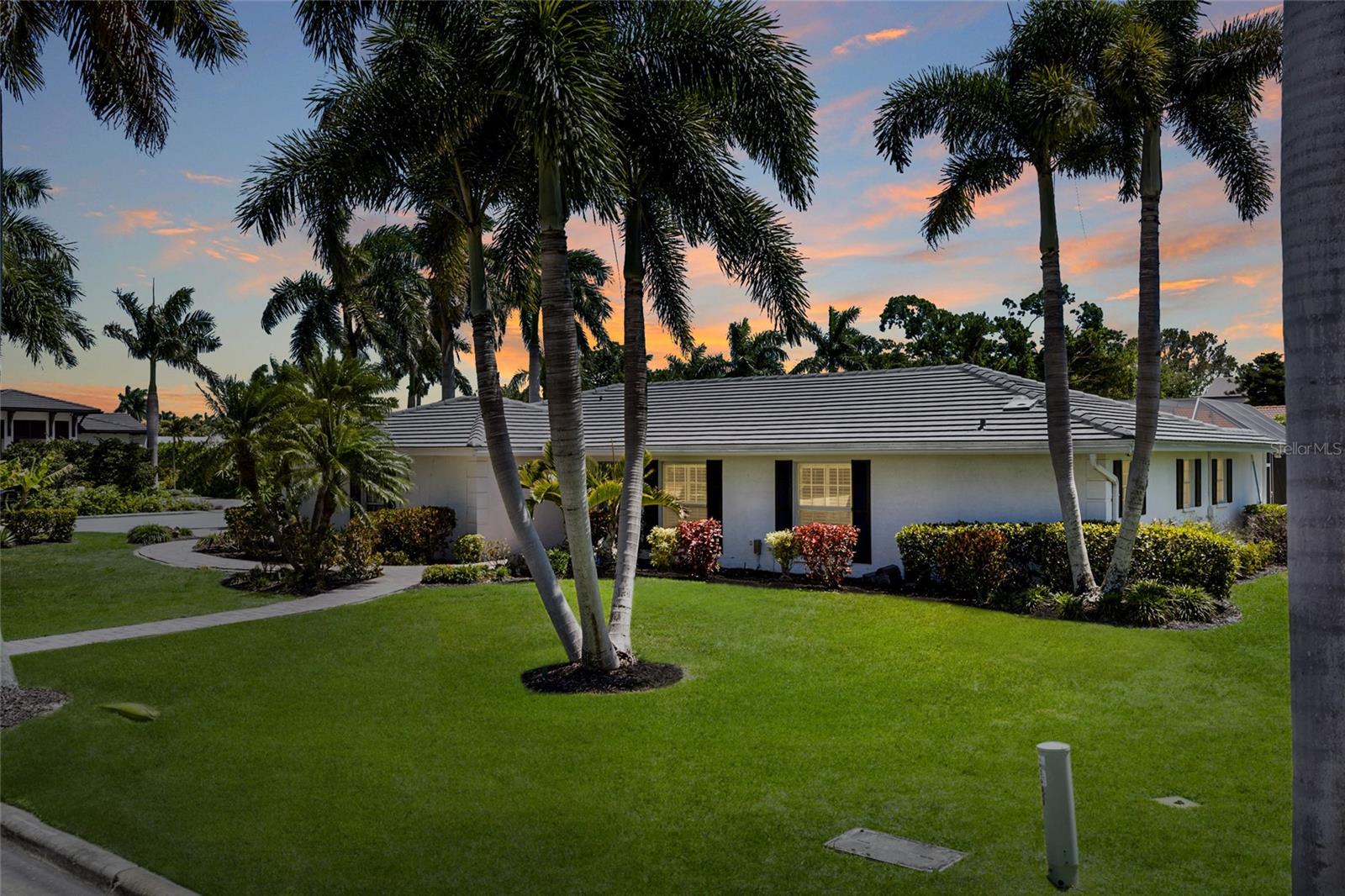 Listing photo id 35 for 430 Bird Key Drive