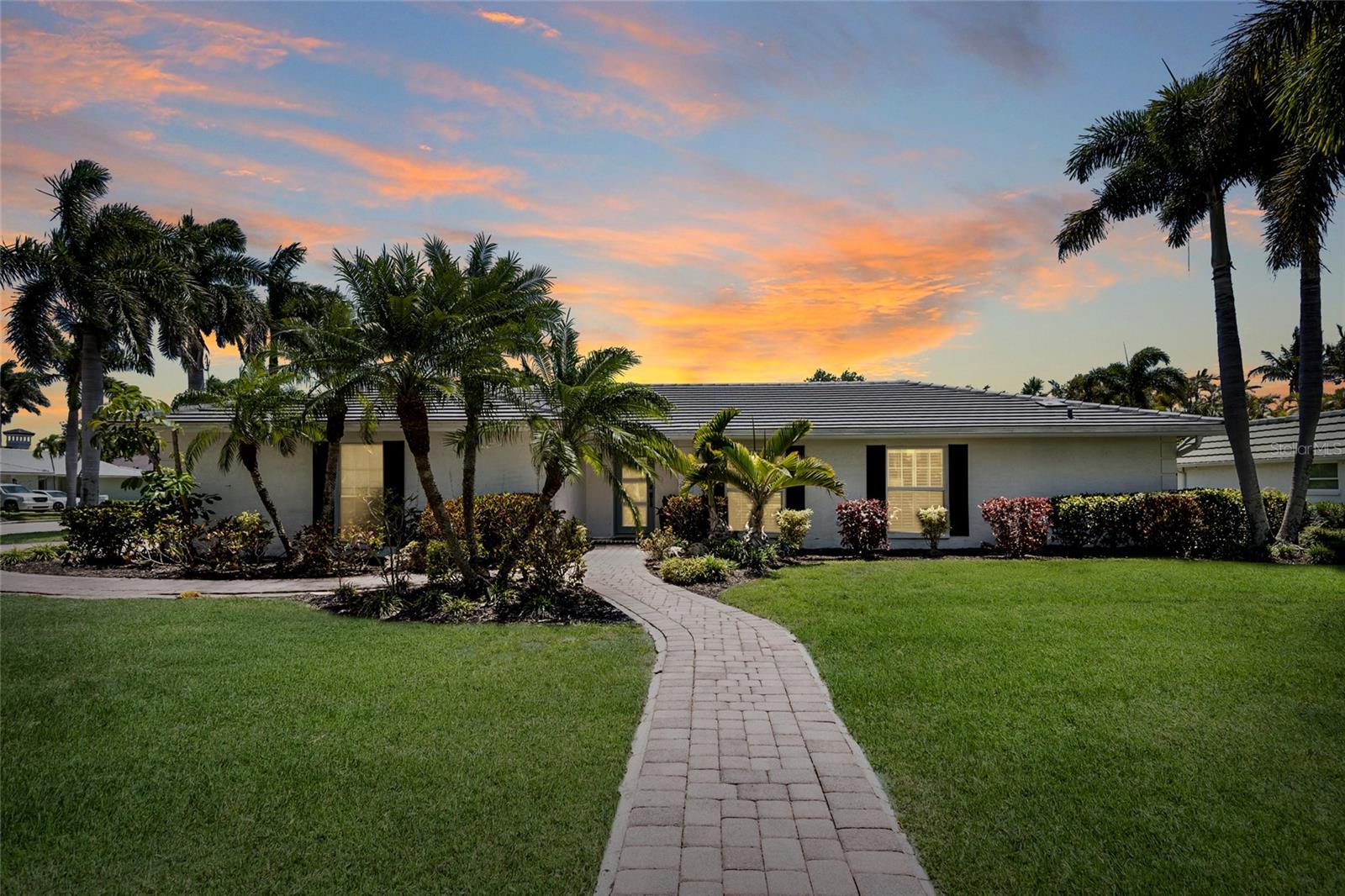 Listing photo id 38 for 430 Bird Key Drive